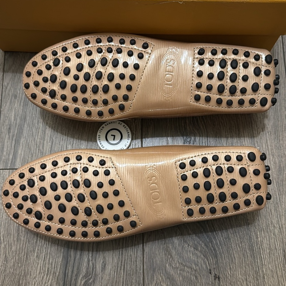 Tod's Beige Leather Horsebit Loafers - Picture 2 of 4